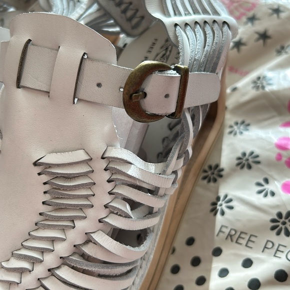 Jeffrey Campbell Free People White Wedge Sandals - Size 8 - Worn once - Picture 4 of 14